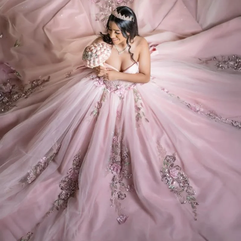 

Розовые платья Quinceanera, блестящая наклейка с открытыми плечами, длинный хвост, кружевное многослойное платье с 3D цветочным бантом, Vestido 15, Quinceanera, на заказ