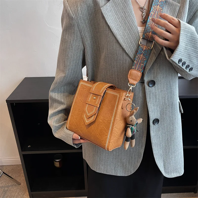 Senior sense of retro small bag female 2024 spring and summer new trend crossbody bag small square bag fashion shoulder bag