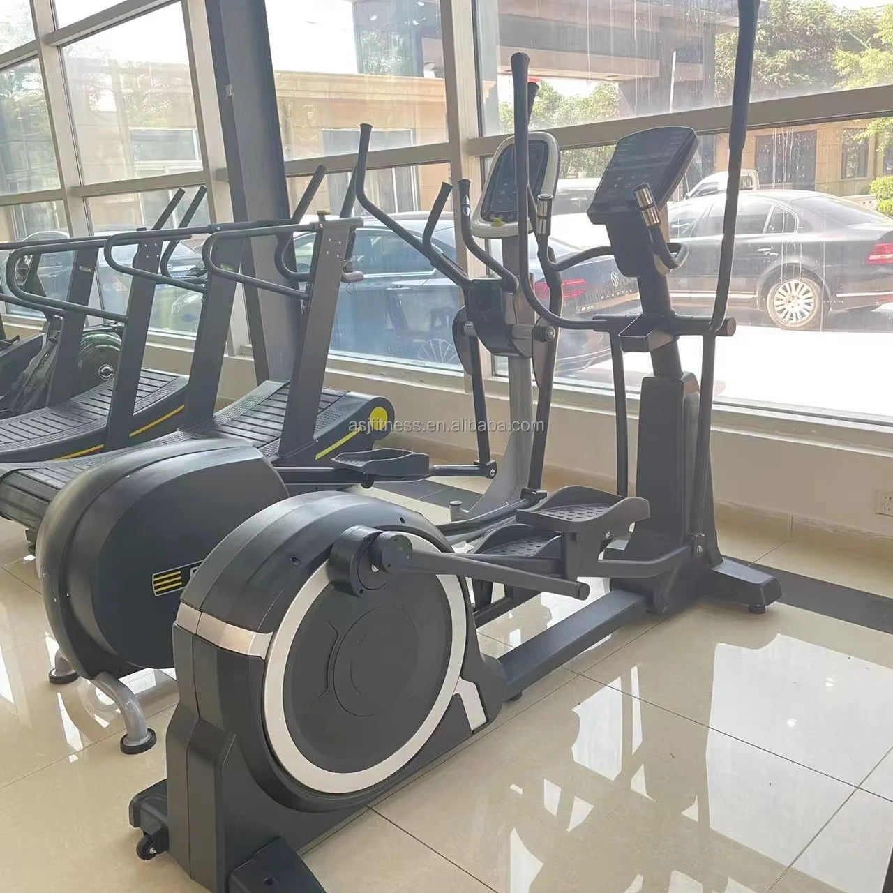

Wholesale High Quality Commercial Gym Equipment Elliptical Exercise Machine Elliptical Cross Trainer