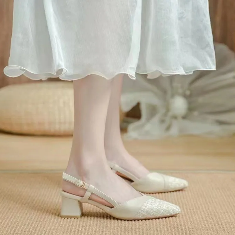 Summer Ladies Bridal Pointed Toe High Heels Outdoor Fashion Rear Empty Sanda 4.5CM Square Heel Middle Heel Comfort Single Shoe