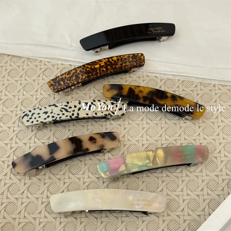 

Minimalist and versatile acetate hair clip Stylish and elegant spring clip for women Suitable for all seasons