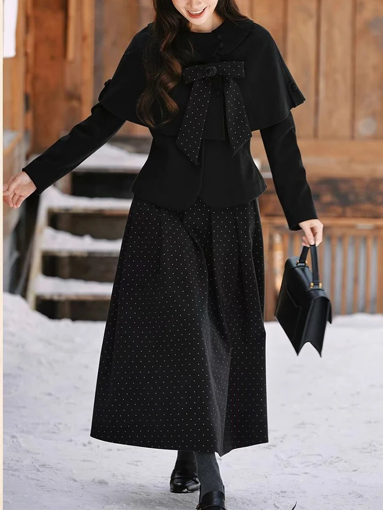 

Новый зимний японский плащ в стиле ретро, черный плащ с застежкой на талии, юбка в горошек, комплект из футболки, женский модный теплый комплект