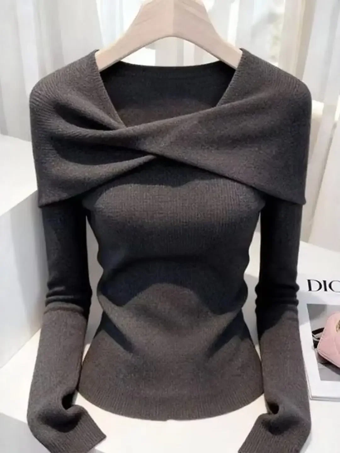 Fashionable Large Size Knitted Top Women's Long Sleeve Artistic Style Slimming Shirt Autumn Season Straight Cut Lace Detail