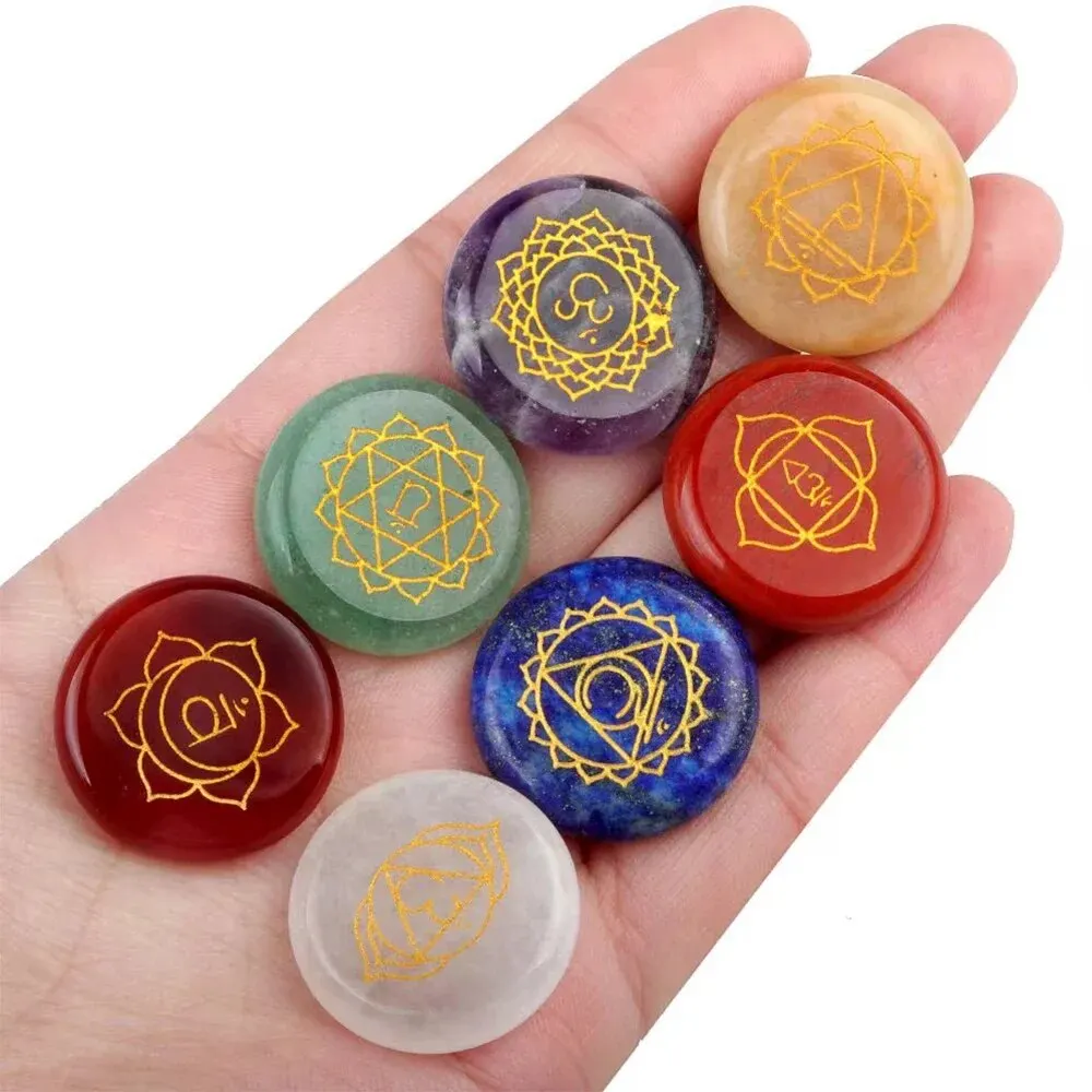7 teile/paket 0,984 zoll Runde Form 7 Chakra Naturstein Ornament Amethyst Quarz Energie Gravierte Symbole Reiki Wahrsagerei Heilung – Detail 3