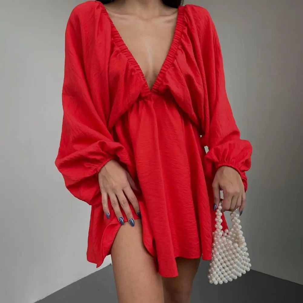 ชุดเดรสออกงานผู้หญิง สีพื้น คอวี แขนยาว คอลึก ความยาวเหนือเข่า แขนทรงโคม ชายกระโปรงบานทรงเอ สำหรับงานพรอมฤดูร้อน