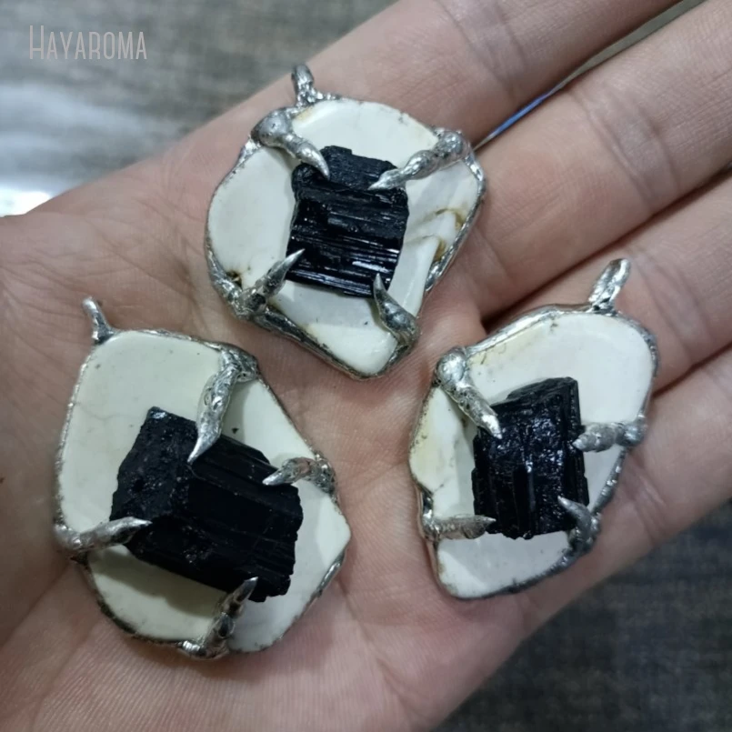 

10Pcs Wholesale Tin Black Tourmaline Howlite Stone Handmade Raw Ore Jewelry Soldered Free Form Slice Claw Pendant PM48451