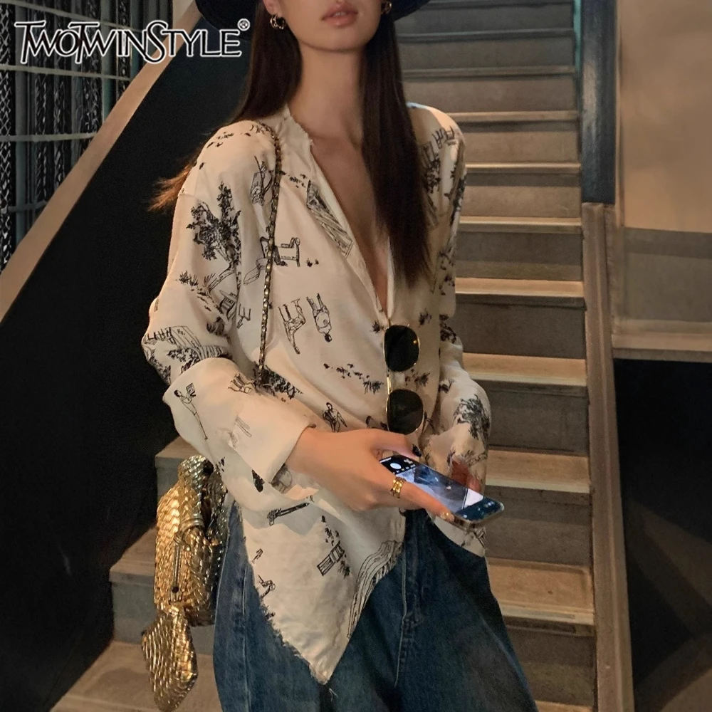 

TWOTWINSTYLE белая французская рубашка со сращенным принтом, женская свободная повседневная рубашка с v-образным вырезом и длинным рукавом, ленивые женские рубашки, осенняя мода, новинка