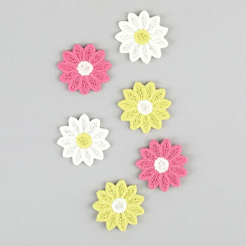 30 Stück, 2,5 cm, bestickte Sonnenblumen-Applikationen – zum Verzieren von Haarspangen, Schuhen, T-Shirts, Mützen, Hosen und Socken – verschiedene Stoffaufnäher. – Detail 1
