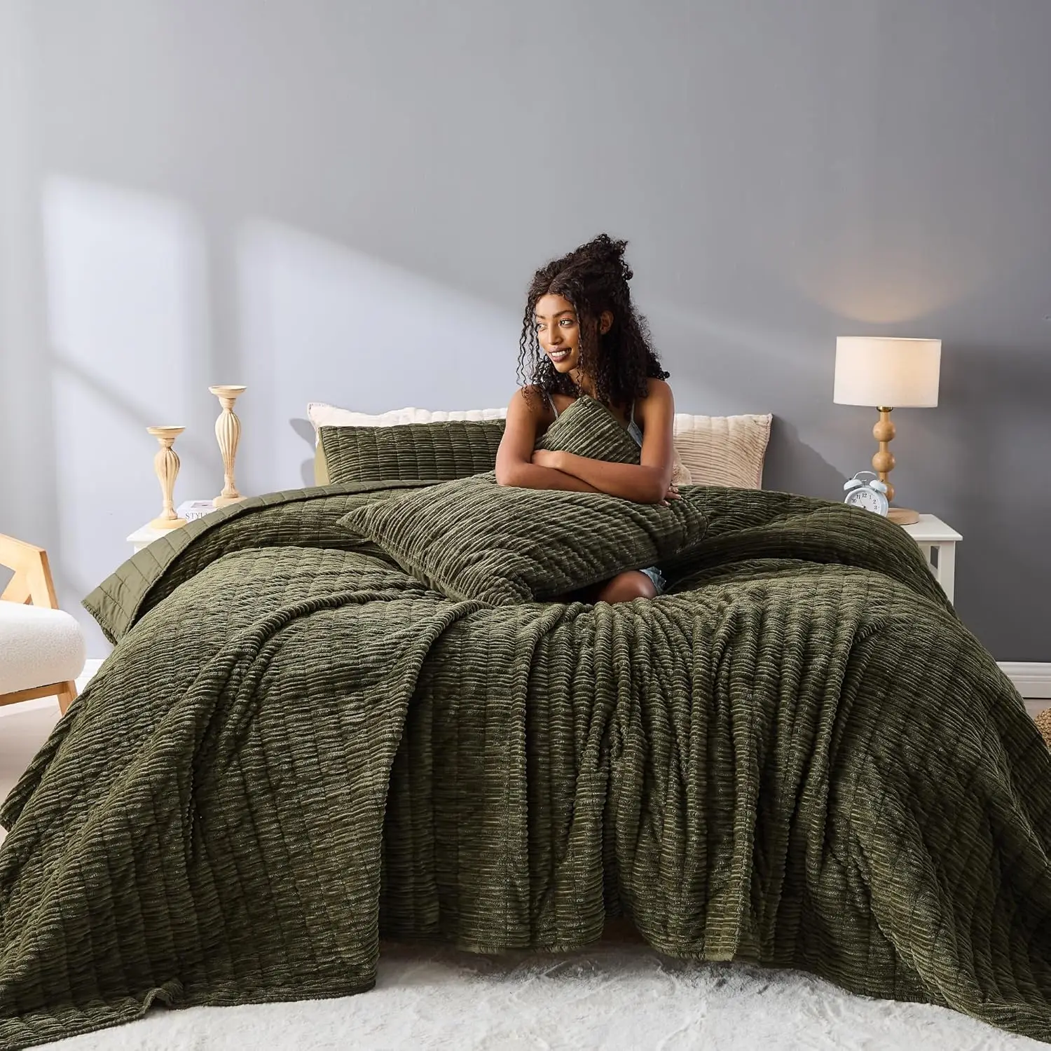 

Dark Green Quilt Set King, Striped Channel Stitch Flannel Lightweight Comforter, Pet-Friendly Velvet Bedspread All Season