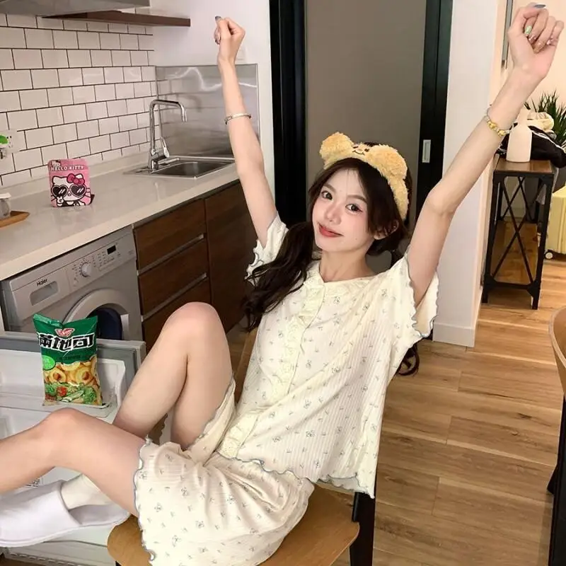 

Женский пижамный комплект, модная домашняя одежда с цветочным принтом, комплект с короткими рукавами и кружевной отделкой для женщин, домашняя одежда в милом деревенском стиле, новинка лета