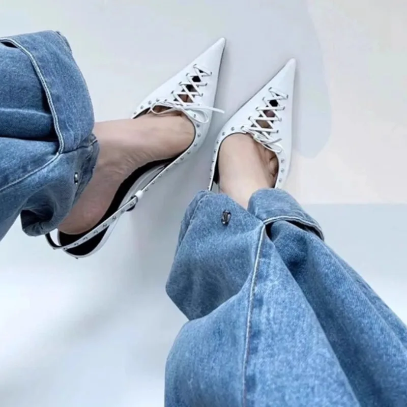 

Летние сандалии на шпильке с острым носком и ремешками с бантом и шипами, темпераментные женские сандалии на шпильке, новинка