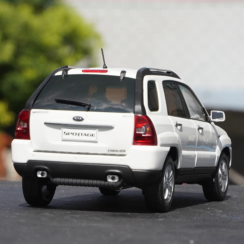1:18 Original KIA Sportage SUV Model KIA Sportage  Simulation Car Model
