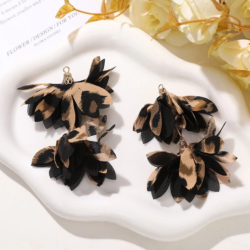 2025 Newest 30pcs/lot color leopard pattern print flowers petal decoration handmade floral tassel diy jewelry accessory