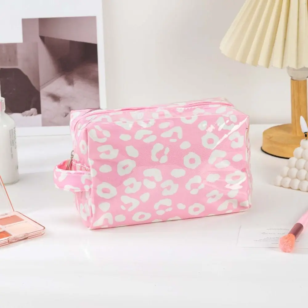 Large Capacity Makeup Bag Leopard Print Zipper Closure Leopard Organizer Easy Clean Portable Shape Toiletry Bag Business Trip