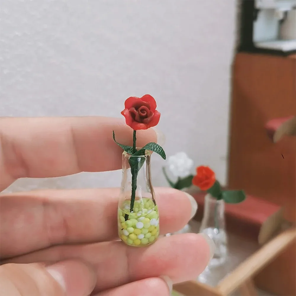 

1Pcs 1/12 Dollhouse Miniature Rose Vase Mini Lily Flower Arrangement Model for ob11 bjd Doll House Accessories Decoration