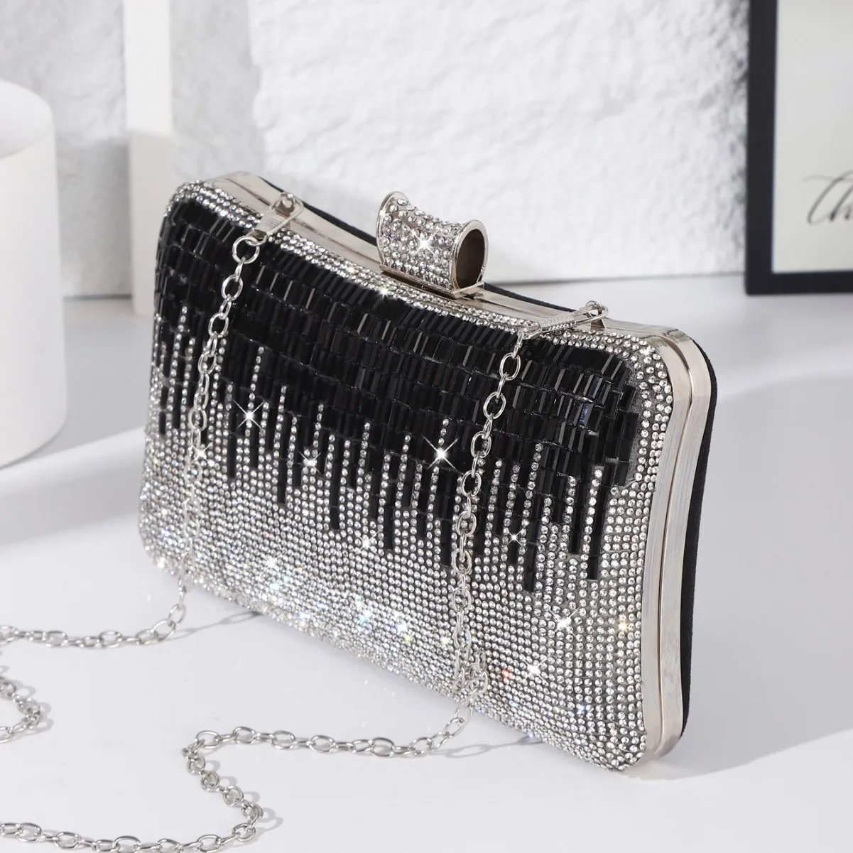 Dinner Black And White Striped Vertical Messenger Bag Fashionable Diamond-encrusted Large Pillow Clutch Bag Luxury Bags Designer