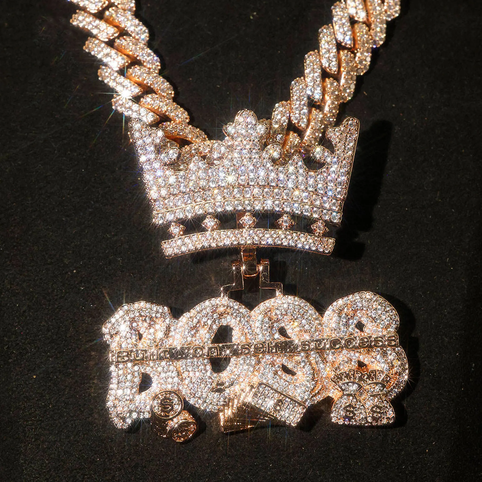 

LYEE CYEE's new luxury inlaid crown letters can be combined with names, hip-hop pendants, necklaces, street party accessories, men's and women's birthday gifts, anniversary commemorative meaningful gifts, the best gift for good friends