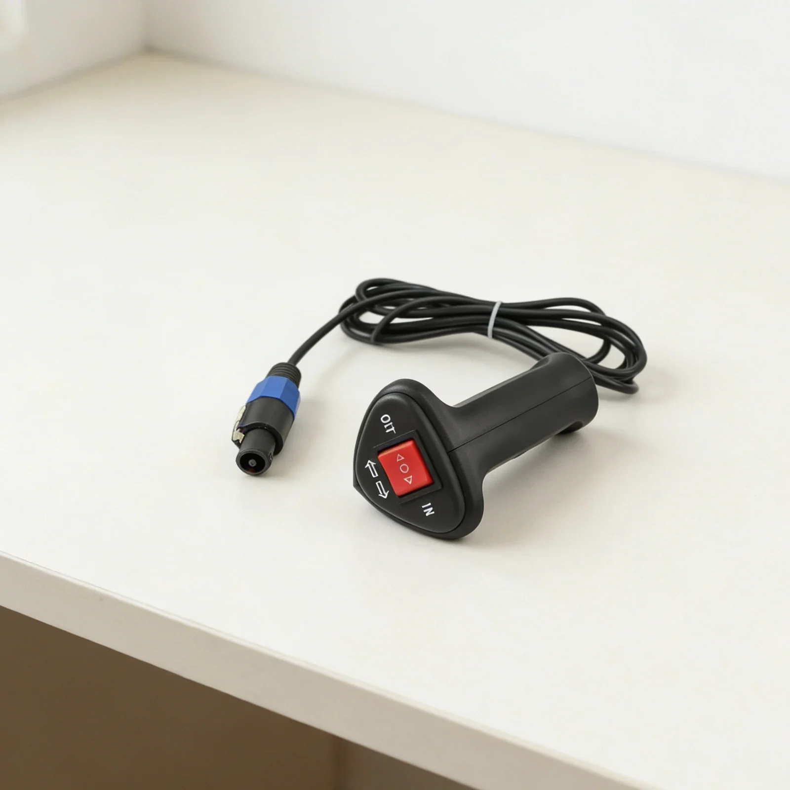 

Off-road Recovery Winch Control Handle 12V Winch Controller User Friendly Winch Switch 1.5m Cable Easy Transport And Storage