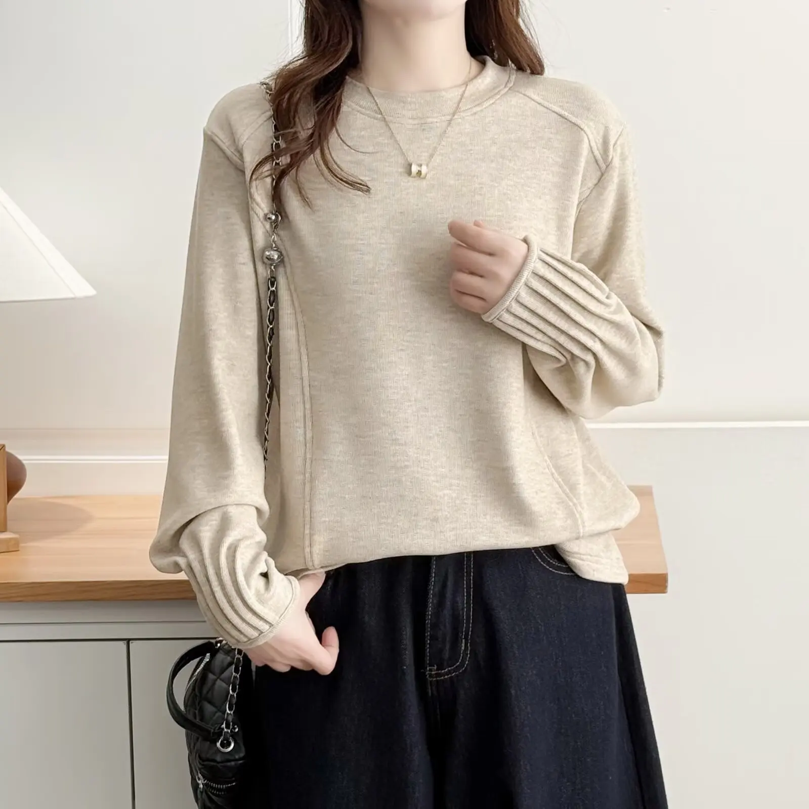 

XXXXL модная женская одежда больших размеров, футболка в осенне-зимнем стиле, простые повседневные плиссированные топы с трехмерным вырезом и манжетами 195