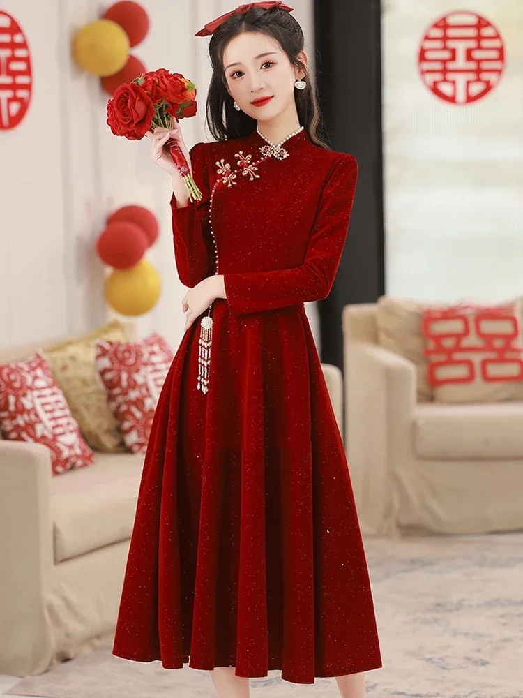 Abito da sposa elegante vintage coreano Abito da festa moda autunno inverno 2025 Rosso manica lunga Chic Diamanti Abiti di lusso da donna