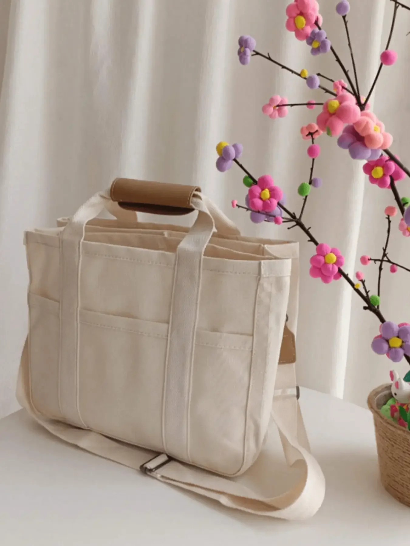 

Large Capacity Canvas Tote Bags for Work Commuting Carrying Bag College Style Student Outfit Book Shoulder Bag