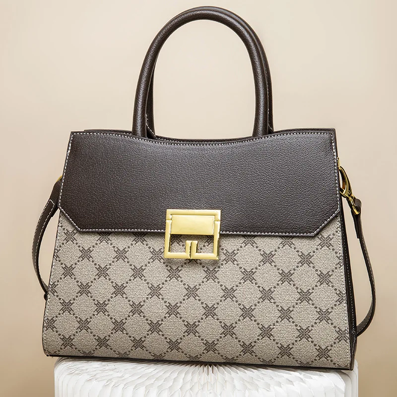 Luxury Modern Designer Diaper Bag For Women Fashionable Large Capacity Tote Elegant Leather Crossbody Shoulder Bag Sleek Lines
