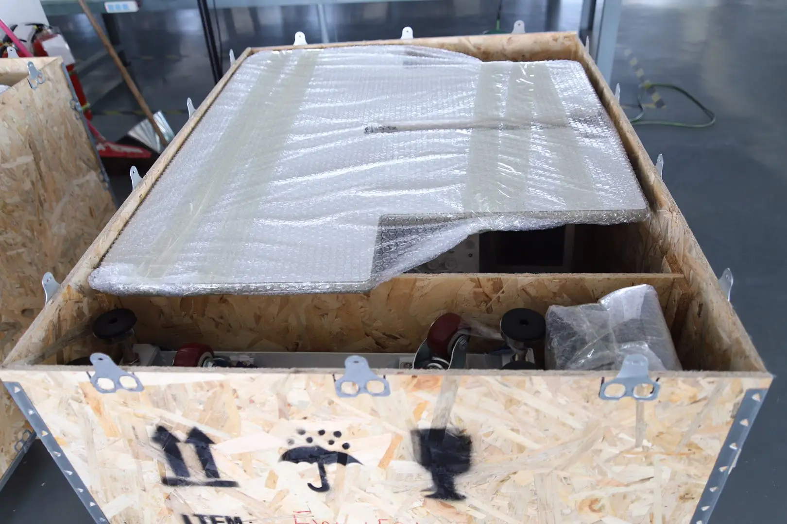 Hot Sale Single Head Embroidery Machine with Cheap Price