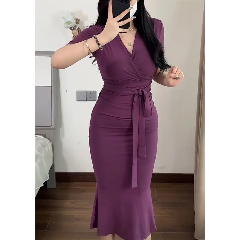 

618 Fashion Loose Simplicity Elegant Trend Slim Solid Color Lacing Ladies Dresses Oversized V-neck Flesh Covered Buttocks