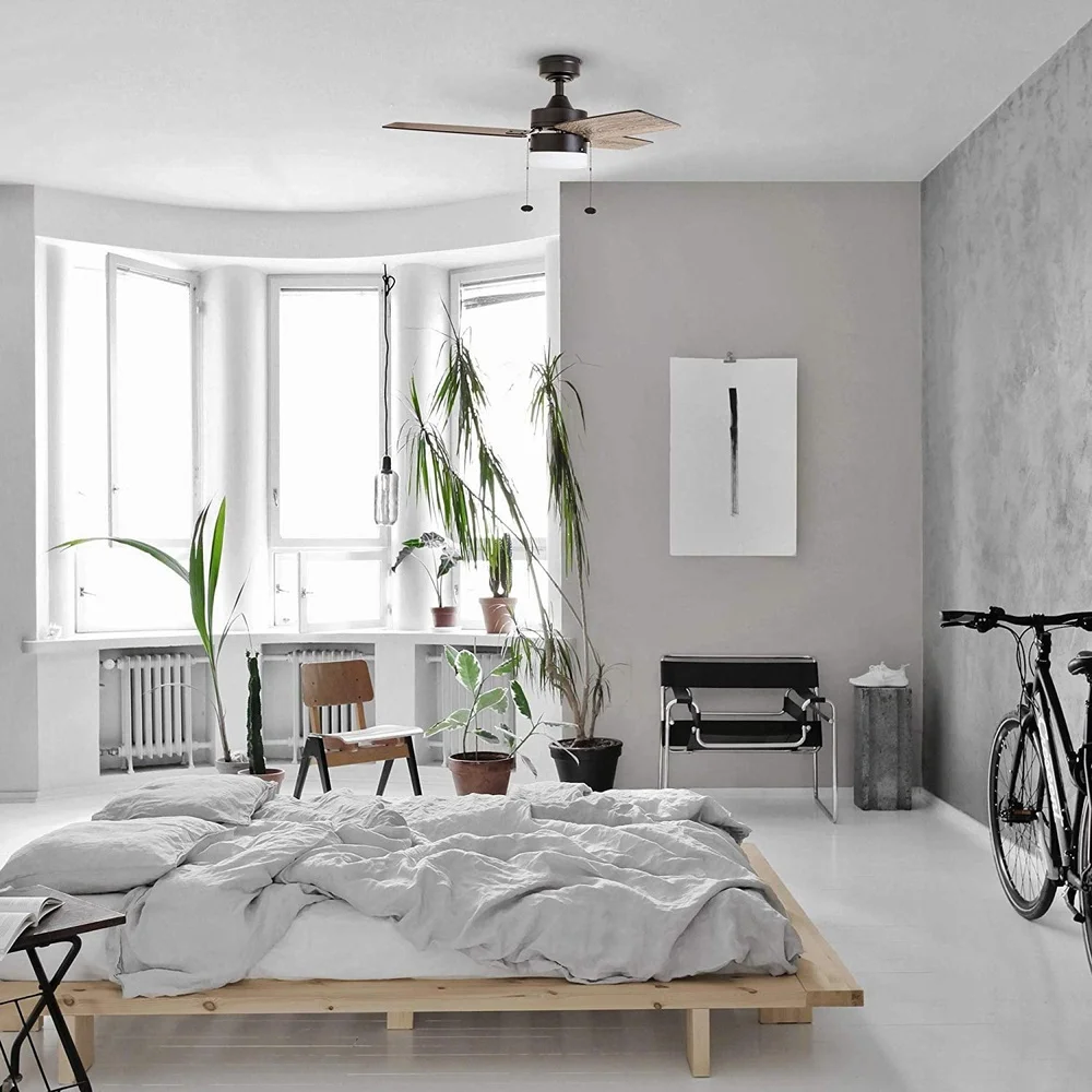 พัดลมเพดานโมเดิร์นขนาด 42 นิ้วพร้อมชุดไฟ LED มอเตอร์แบบพลิกกลับได้ที่เงียบสงบ 3 ใบมีดใบมีดแบบ Dual Finish ห้องขนาดเล็ก