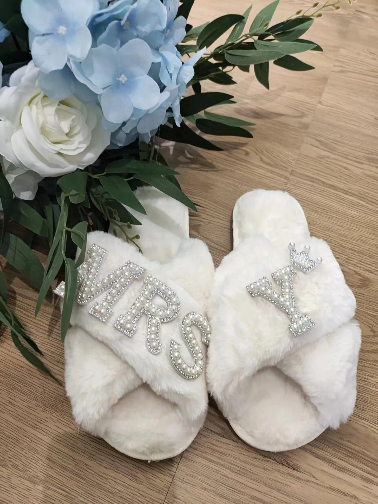 Wedding Bride MRS Slippers|Faux Fur Bride Crown Custom Slipper Mrs Name Fur Slipper Bridesmaid Gifts Proposal Slippers for Bride