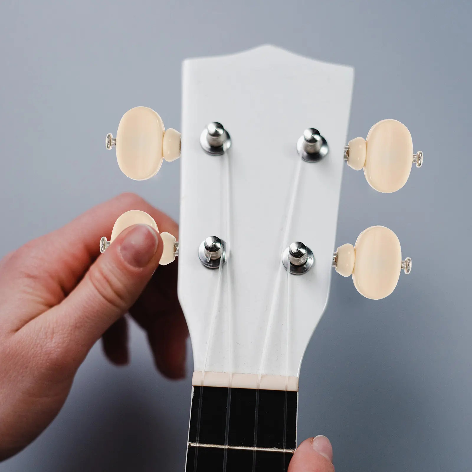 4 Peças de Tarraxas de Aço para Ukulele com Botão de Plástico Branco e Parafuso de Pressão Ajustável para Ukulele Soprano, Concerto e Tenor