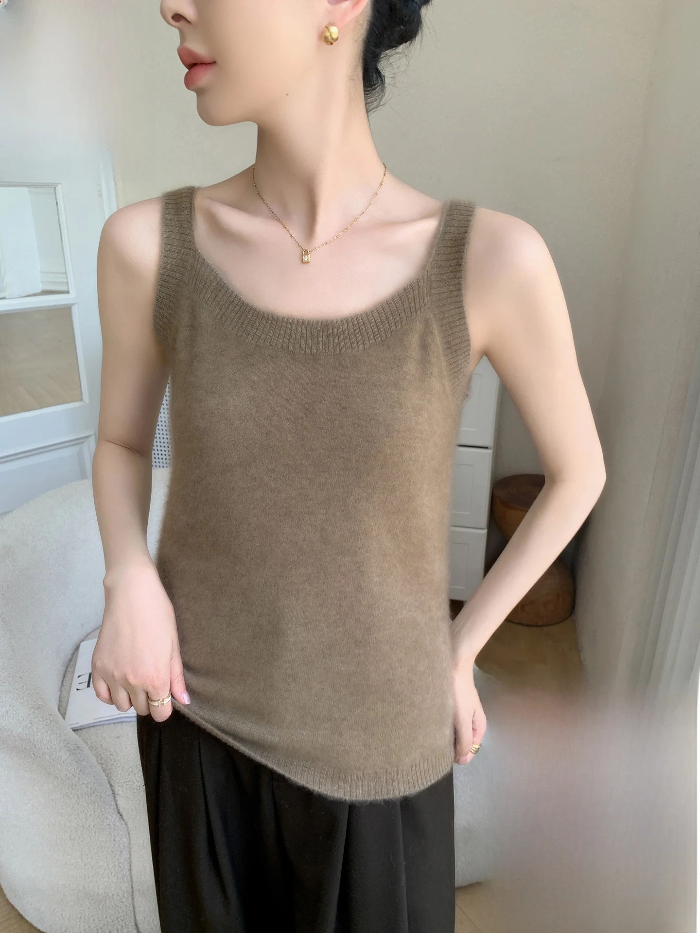 

Spring Autumn Camere Knitted Strap Vest Women's round Ne Svel Inner Wear Slim Fit Versatile Base irt Casual Sle