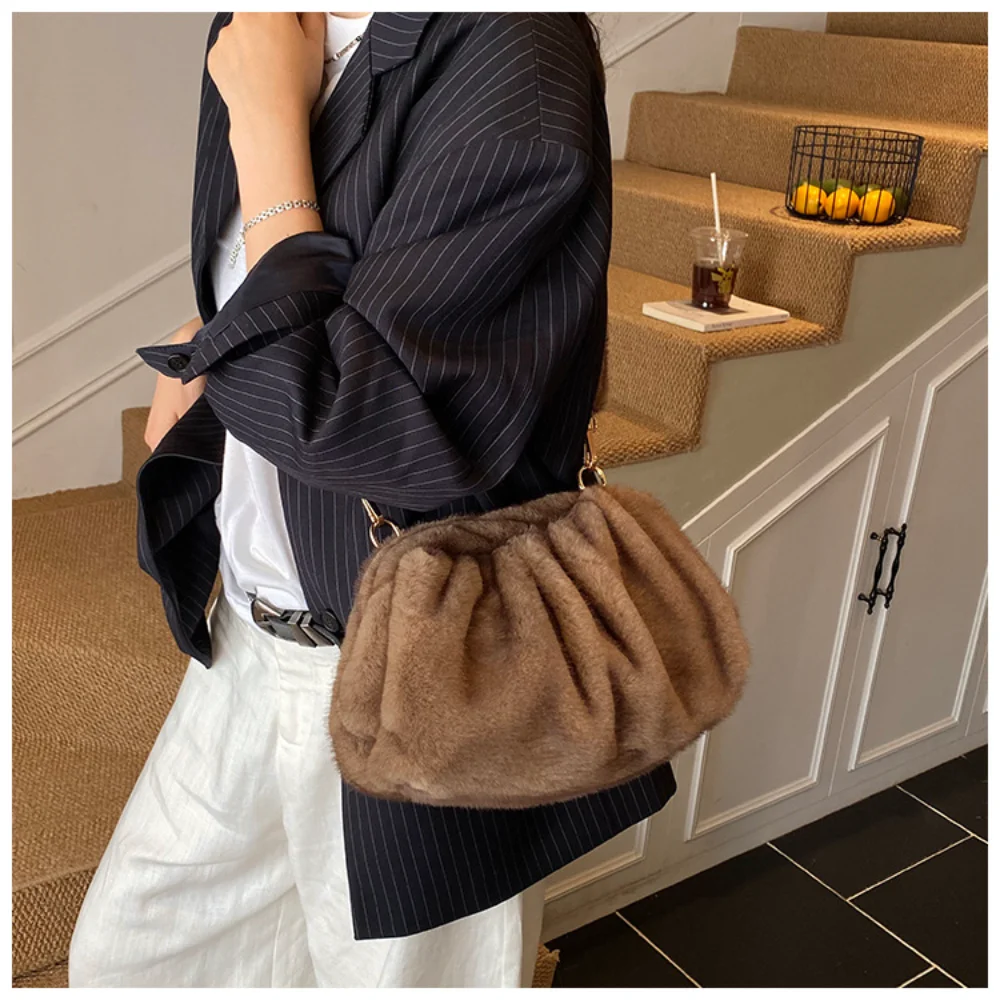 الشتاء لينة فو الفراء حقائب كتف صغيرة مطوي سحابة حقيبة الراقية واحدة الكتف حقيبة كروسبودي المرأة الكورية أفخم حقائب اليد