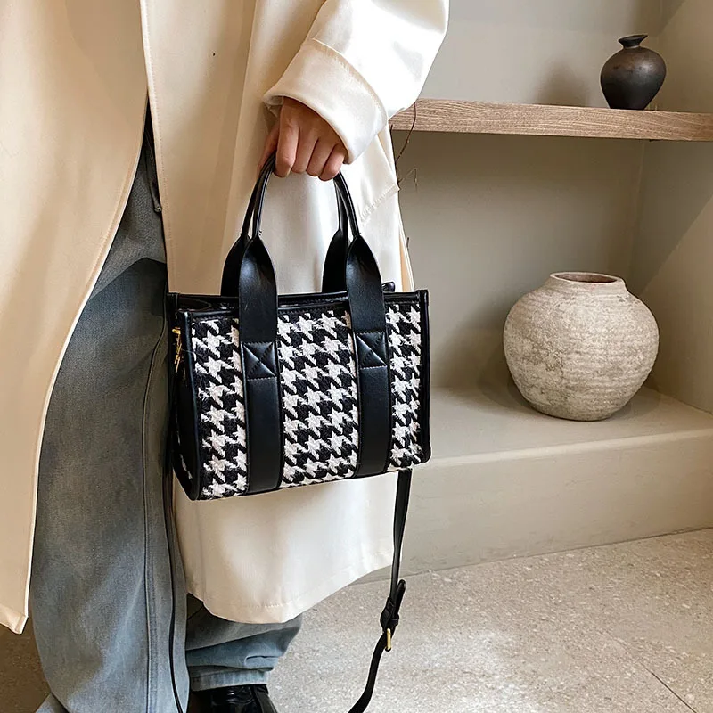 Winter New Fashion Trend Women Large Capacity Shoulder Bag Luxury Designer Travel Purses And Handbags Messenger Tote Bag Ladies