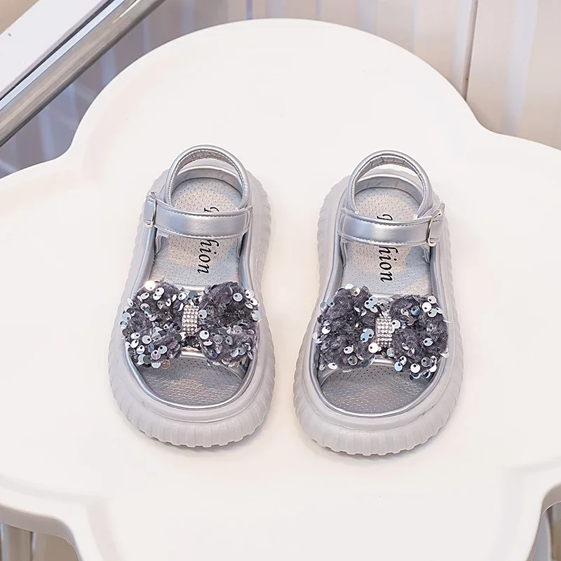 

Summer Toddler Girls Sandals Sequins Bowknot Children Fashion School Flat Shoes Thick Bottom Kids Princess Beach Sandals Soft