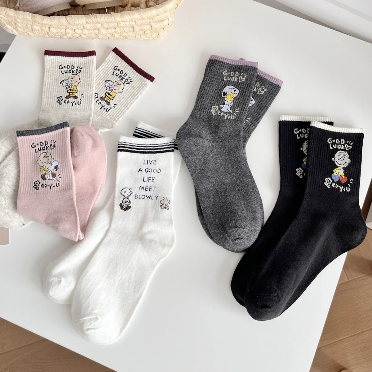 

Cartoon socks for children (Korean version) - Mid-length anime-style cute puppy color-blocked edges - Versatile women's socks