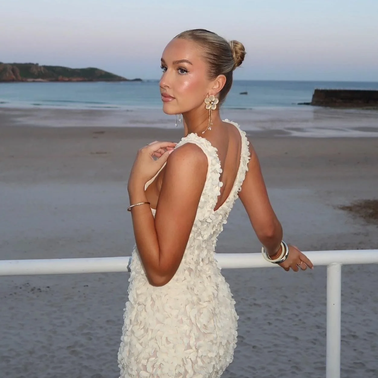 Oligai ฤดูร้อนชุดเจ้าสาวงานแต่งงานผู้หญิง 2025 V คอ 3D ดอกไม้เซ็กซี่ซาติน Slim Evening Party Dresses