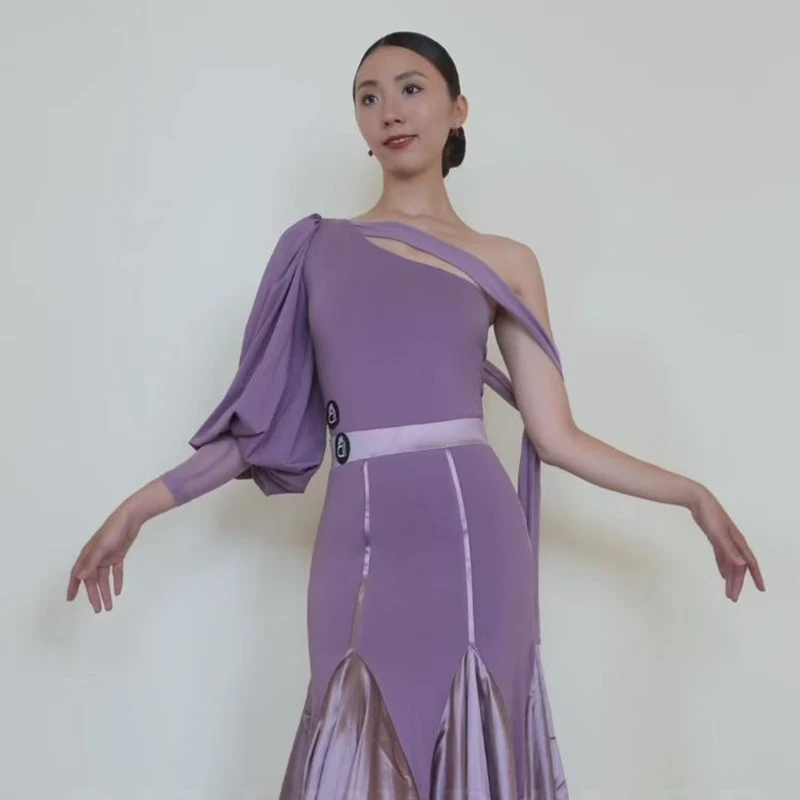 Neue Ballroom Dance Tops Frauen Schräg Schulter Laterne Ärmeln Lila Schwarz Trikots Latin Walzer Dance Performance Kleidung BL18286