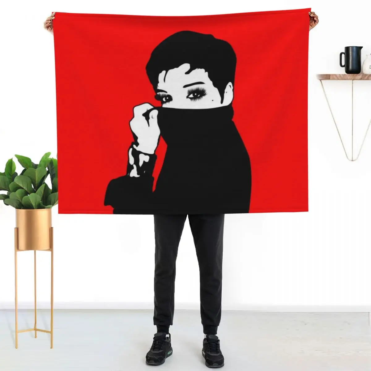 

Liza Minnelli Pop Art Throw Blanket Elegant Warm Throw Blanket for Hotel Home