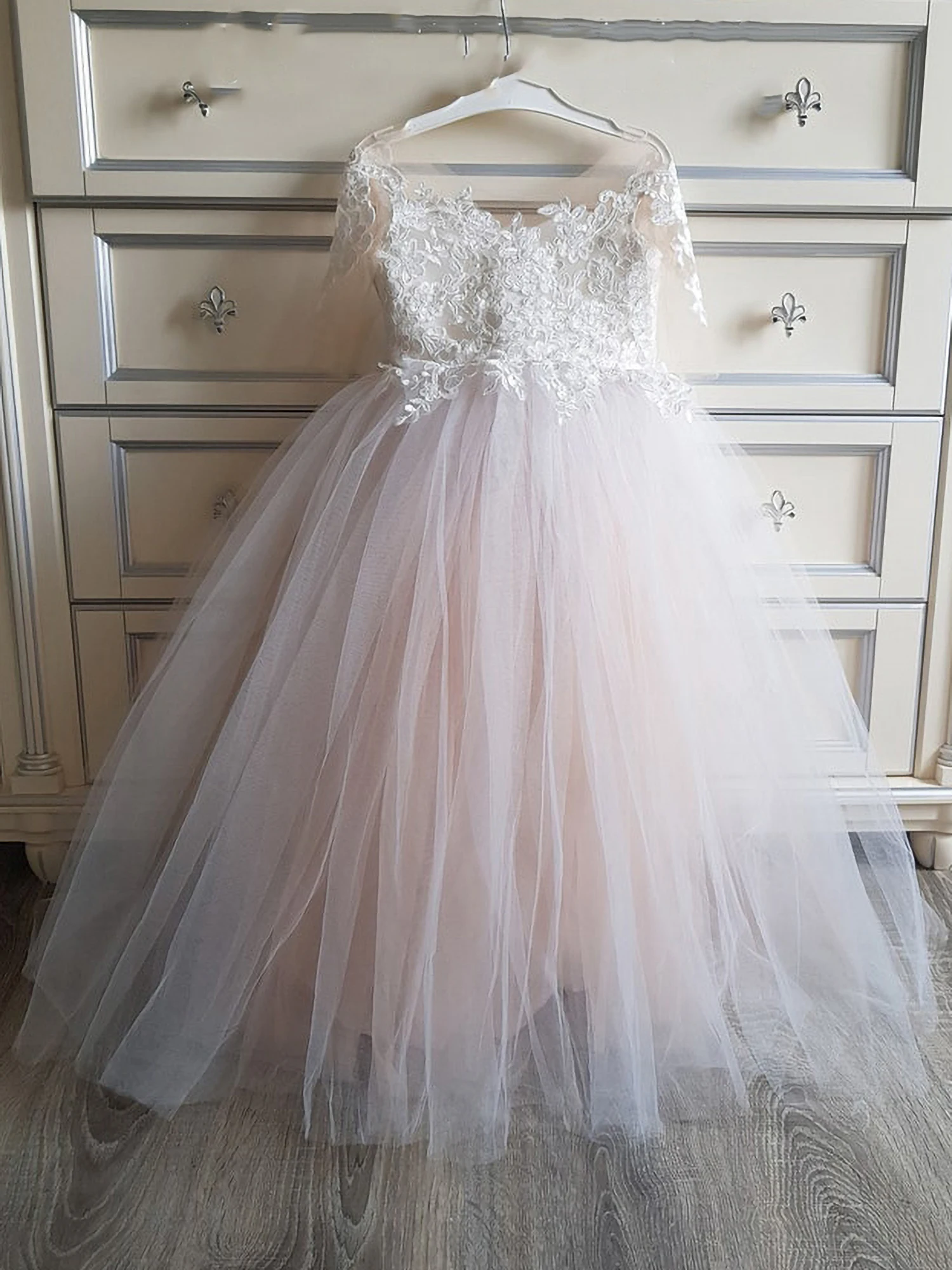 2022 Puffy Tulle pizzo Ball Gown Flower Girl abiti manica lunga abiti da principessa ragazza abito da festa di nozze abito da prima comunione