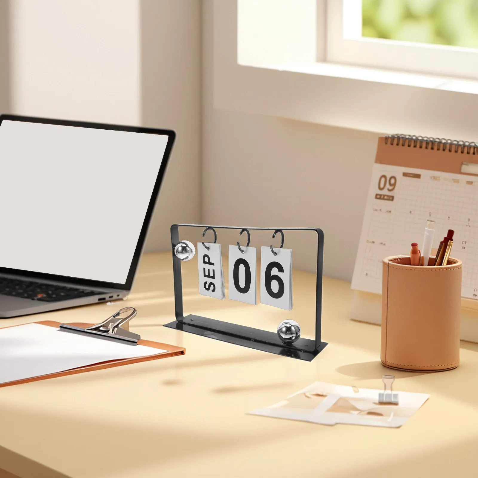 

Desktop Calendar Minimalist Iron Art Perpetual Flip Design for Office Bedroom Living Room Metal Standing Daily Schedule Decor