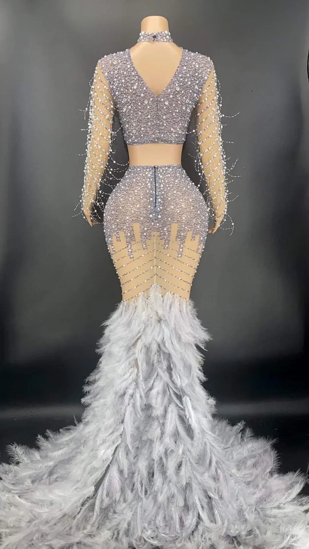 Charmantes Festzug-Kleid für Damen, glänzendes Strass-Perlen-Oberteil und lange Federn, Abendkleid, Hochzeit, elegante Bühne, Abschlussball, Königin-Kostüme