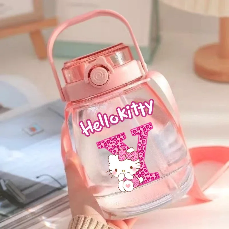 كوب ماء للفتيات هالو كيتي 1300 مللي زجاجة سفر بحروف لطيفة A-Z مع قوارير رياضية خارجية للأطفال هدية أكواب عالية السعة #4
