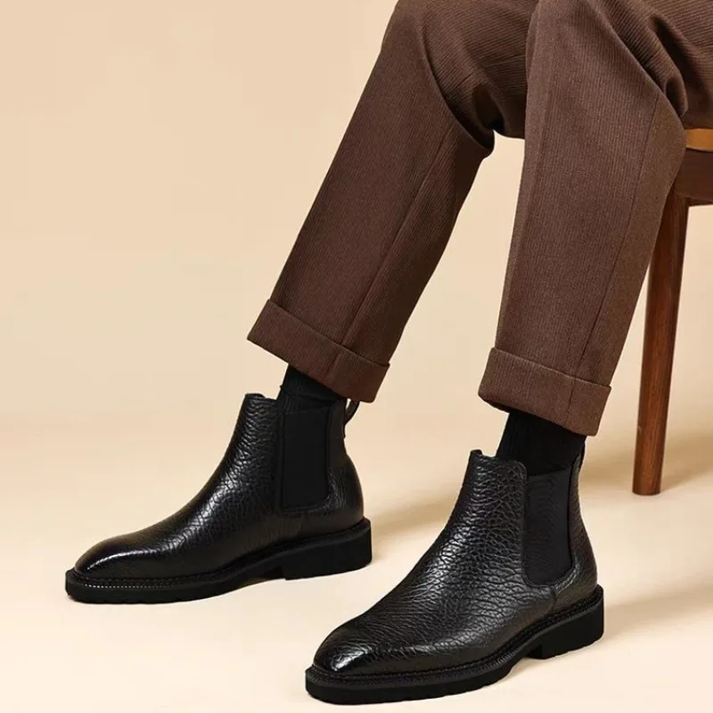 

Мужские ботинки из натуральной кожи, черные, короткие, с коротким голенищем