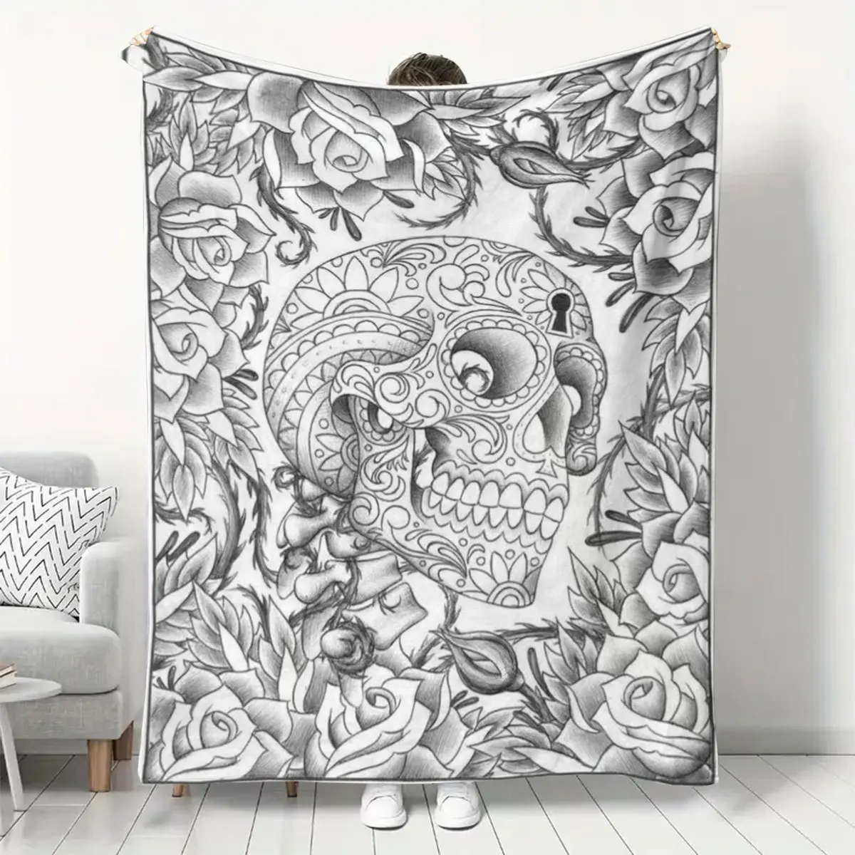 European and American Vintage Day of the Dead Style Carved Skull and Rose Print Flannel Throw Blanket, Portable Warm Blanket for Outdoor Camping, Home Living Room Bedroom Sofa Blanket, Office Nap Blanket,  Trendy Dark Style Thickened Warm Blanket