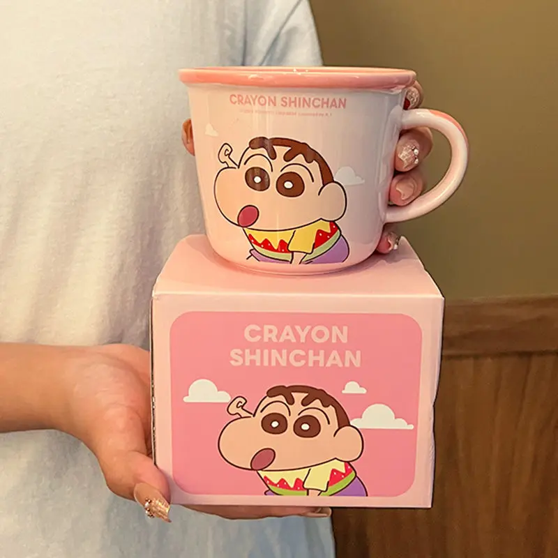 Crayon Shin Chan 340ml อะนิเมะนมขนาดถ้วยน่ารักการ์ตูนอาหารเช้าถ้วยเซรามิค Crayon Shin Chan ถ้วยน้ําเด็กของขวัญ