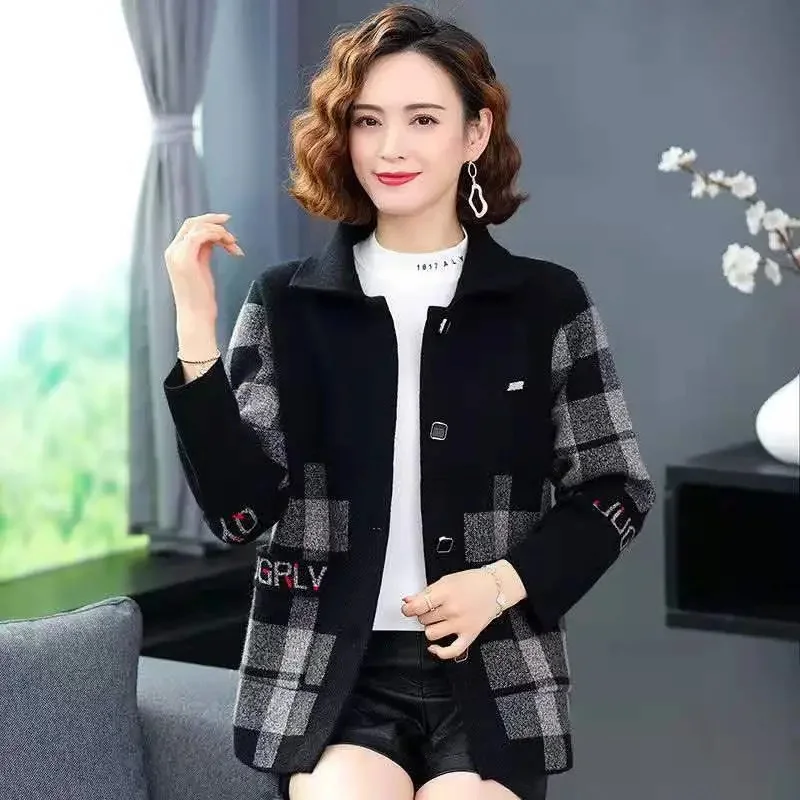 Woolen Mäntel Frauen Herbst Winter Neue Mutter der Revers Plaid Jacke Mittleren Alters Ältere Lose Kurze Outwear Strickjacke Weibliche