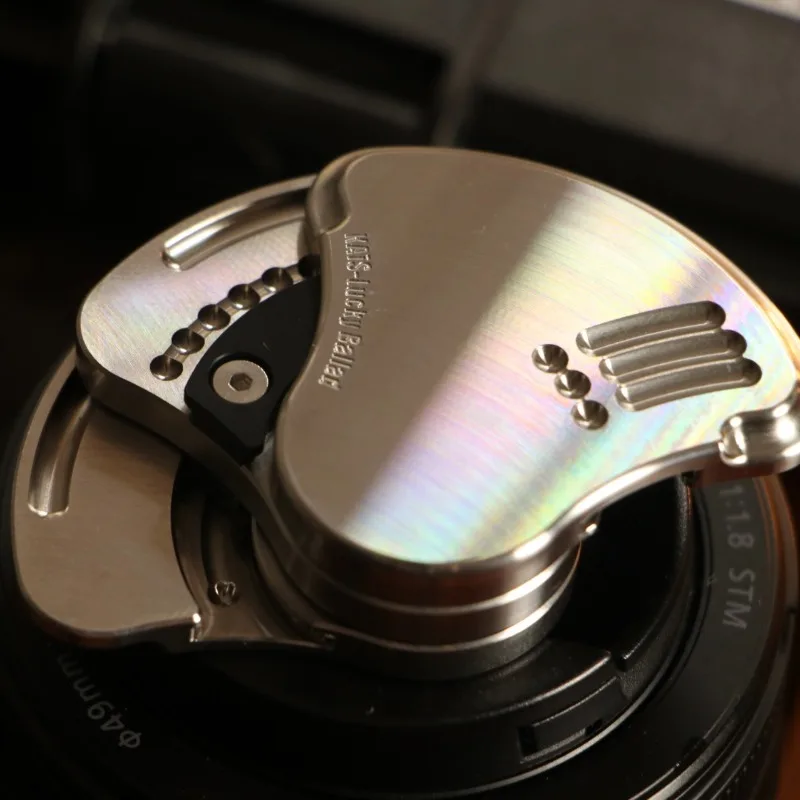 KAISEDC buon suono diapason metallo meccanico spinta laterale denso cricchetto dito push card giocattolo di decompressione