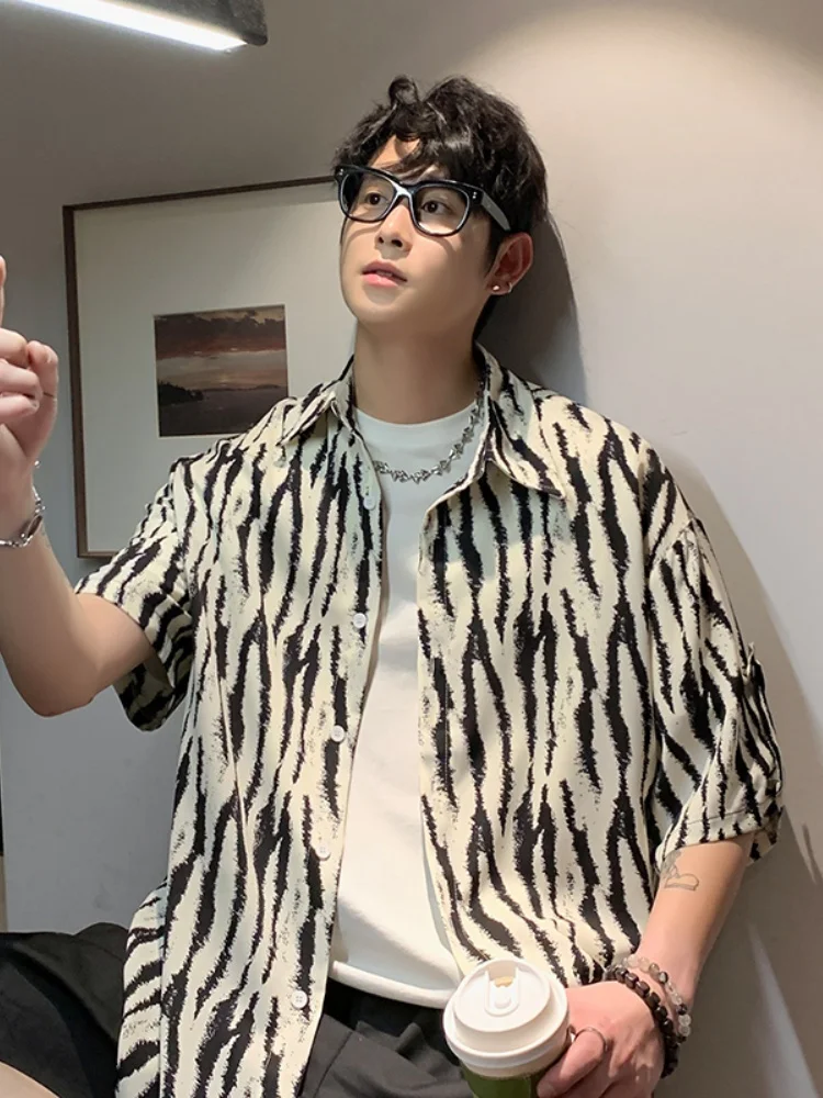 

Ice Silk Men's Casual Shirt Summer Thin Loose Fit Short Sleeve Floral Print Trendy Brand Youthful Style Four-Button Closure