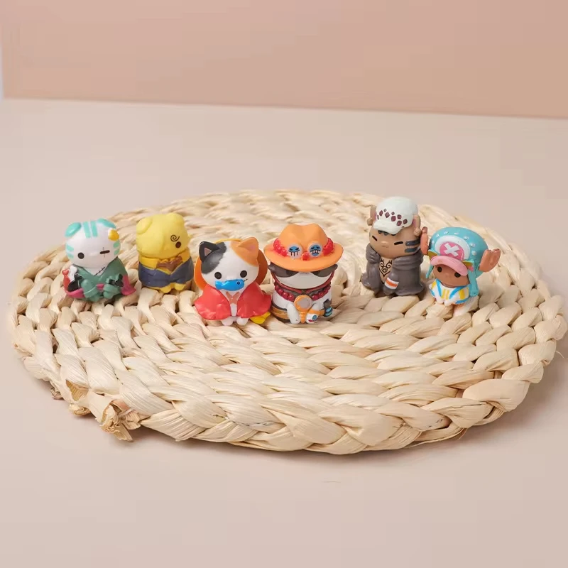 8Pcs One Piece Luffy Model Anime Figurka Zoro Doflamingo Cute Cat Shape Cake Car Desktop Ornament Collection Toys Accessory Gift